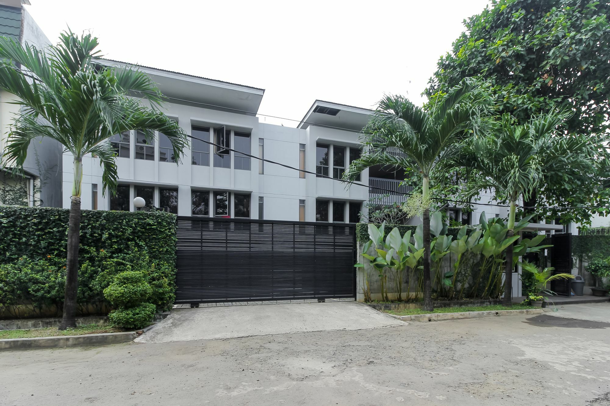 Reddoorz @ Patal Senayan 4 Hotel Jakarta Exterior photo