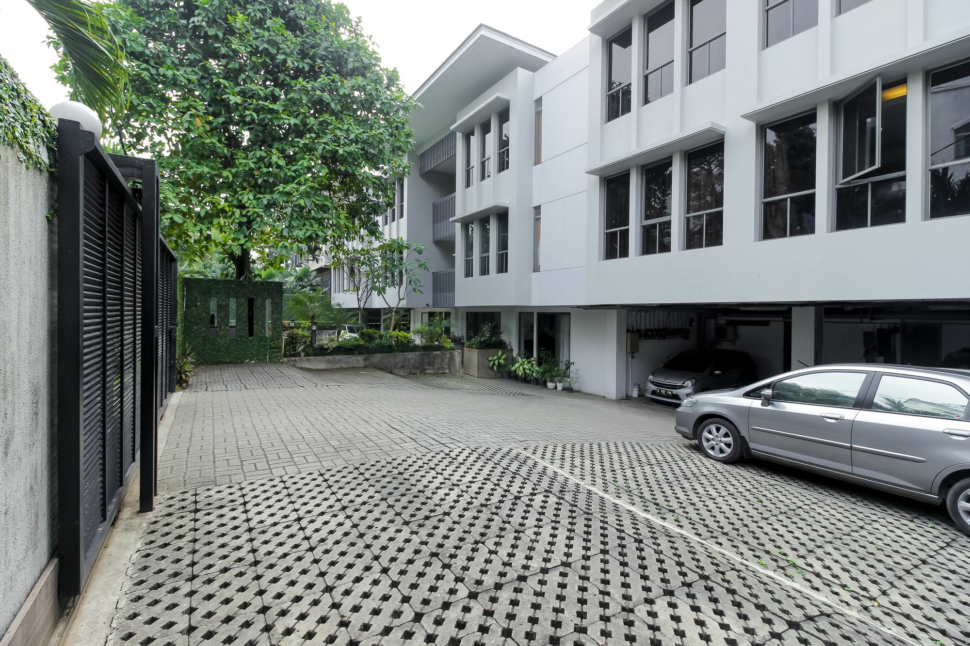 Reddoorz @ Patal Senayan 4 Hotel Jakarta Exterior photo